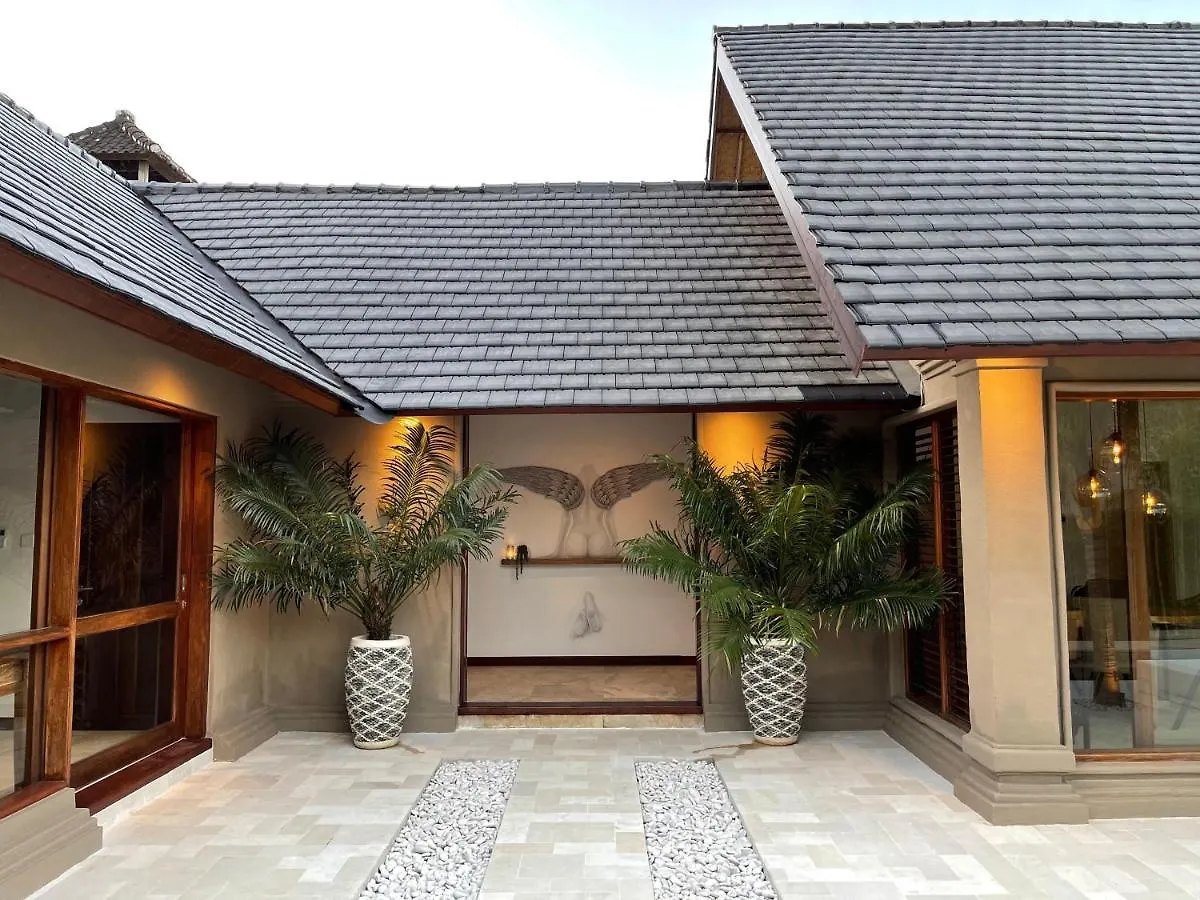 Balidroomvilla Sanur - Full Serviced - Beachside location